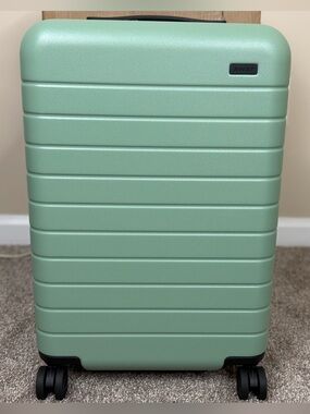 Away bigger carry on